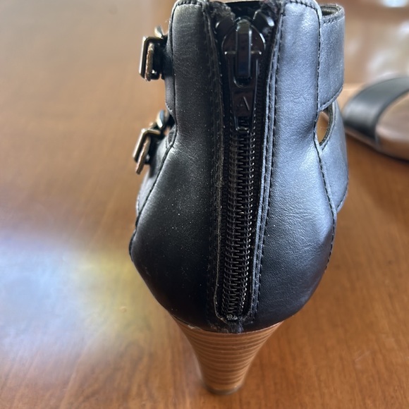 A2 Aerosoles black mayflower Wedge sandal with brown buckle accents back zipper - Picture 3 of 9